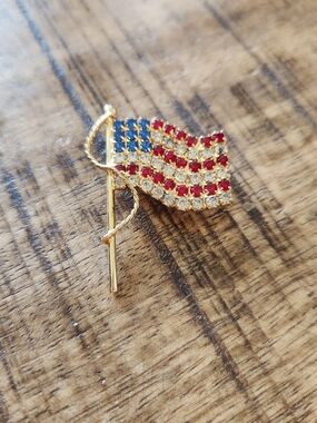 Princess House Gold-Tone American Flag Brooch with Red, Blue & Clear Stones